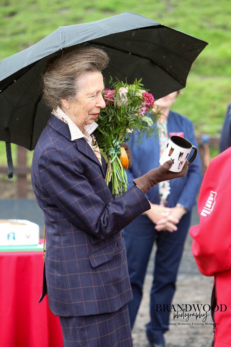 brandwoodphotos's tweet photo. Today, HRH The Princess Royal, in her role as Vice Patron of the British Horse Society, visited Margaret Haes Riding Centre as it celebrated its 60th anniversary.

Her Royal Highness met with staff, volunteers and students before taking part in a cake-cutting ceremony and unveiling a commemorative plaque.