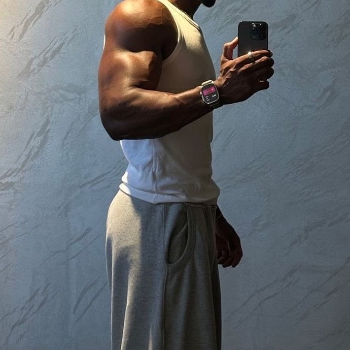 7irr11's tweet photo. 👏🏿👏🏿🏋🏿 https://t.co/3L5BUOzKUI