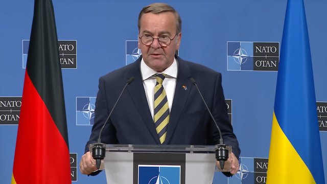 brs2643's tweet photo. 🔴Almanya, Patriot sistemleri için PAC-2 füzelerini Ukrayna'ya transfer edecek

Alman Savunma Bakanı Boris Pistorius bunu duyurdu.

“Karar verdim… Bundeswehr stoklarından Ukrayna'ya acilen ihtiyaç duyulan PAC-2 önleme füzelerini sağlamak için. Tüm UDCG üyelerini kendi stoklarını gözden geçirmeye ve benzer teslimatlar yapmaya çağırıyorum,”
