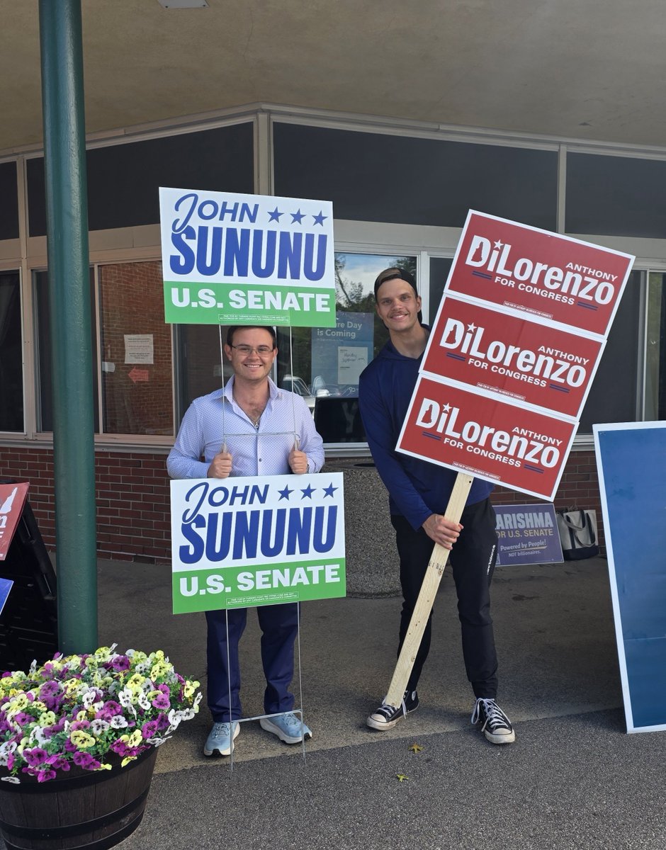 brandon_maly's tweet photo. Showing our support for @SununuSenator and @DiLorenzo4NH in Manchester today! https://t.co/TonUyz11A5