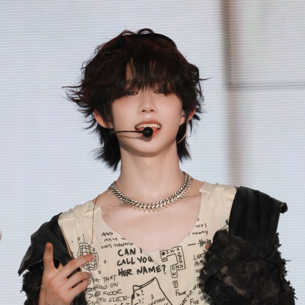 kiyoandv's tweet photo. 一时之间不知道是小琦的小嘴好插还是姮姮的大胸好埋 晓雯再装懵懂就没有你的位置了 媛媛也是旧爱难胜新欢爱但说不出口 思涵明天来早一点 我的五口之家能不能给点饭吃 https://t.co/WhPJDXXWTY