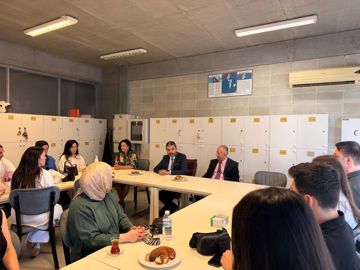 Tozkoparanoo's tweet photo. Türkiye Yüzyılı Maarif Modeli bilgilendirme ve eğitim toplantımıza destek veren, vizyonuyla bize ışık tutan Sayın İlçe Milli Eğitim Müdürümüz Yusuf AYDOĞDU'ya, katkılarından dolayı Sayın Çiğdem ÇELİK hocamıza çok teşekkür ediyoruz.
@yusufaydogdu60 
@TC_istanbul 
@Yusuf__Tekin https://t.co/OtxC5Qaq5e