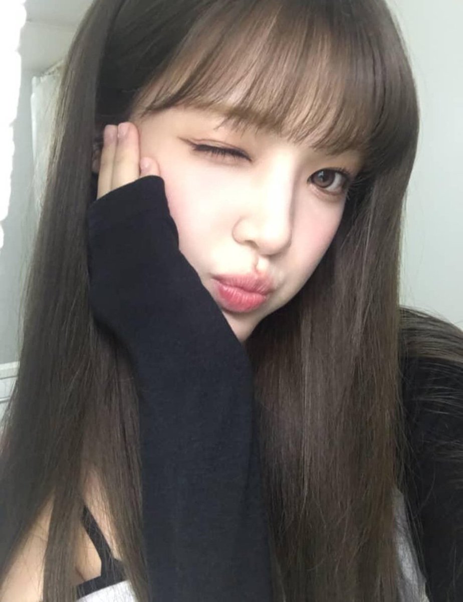 yuxharam's tweet photo. Smile + pout = My secret weapon to steal your attention! https://t.co/1JYly0oZZL