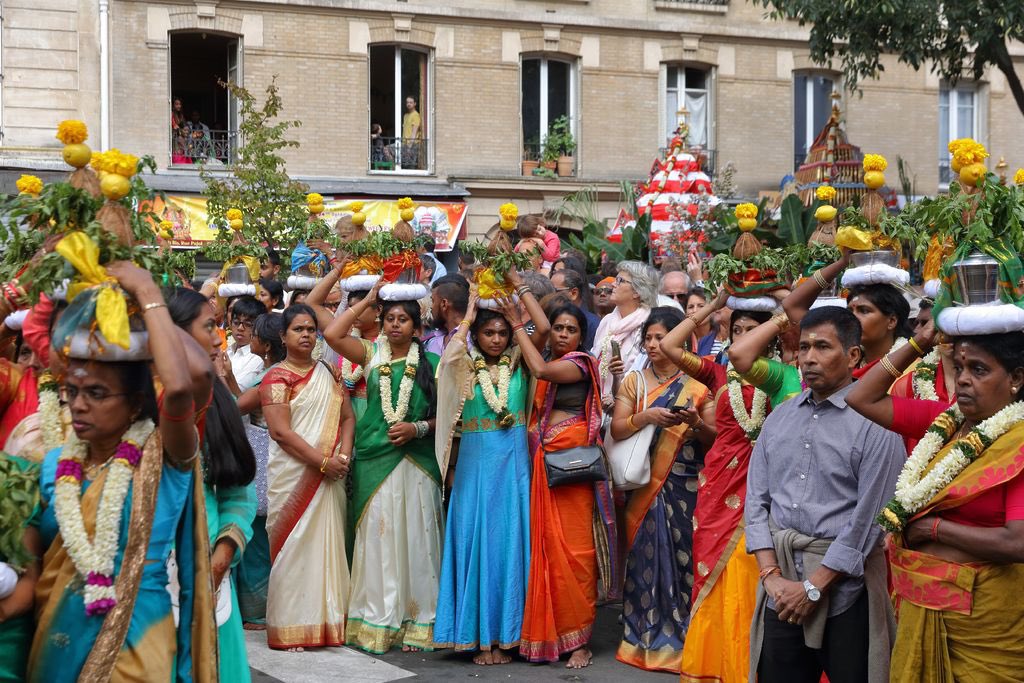 AgathyanThe5th's tweet photo. From socialist mayor of Paris Emmanuel Grégoire to far-right MPs Marine Le Pen and Jordan Bardella and former centrist minister Edouard Philippe, BAPS’ misogyny was condemned.

True Hinduism involve women in rituals as shows the Fête de Ganesh organized by Eelam Tamils. https://t.co/Ni1pN0MxKA