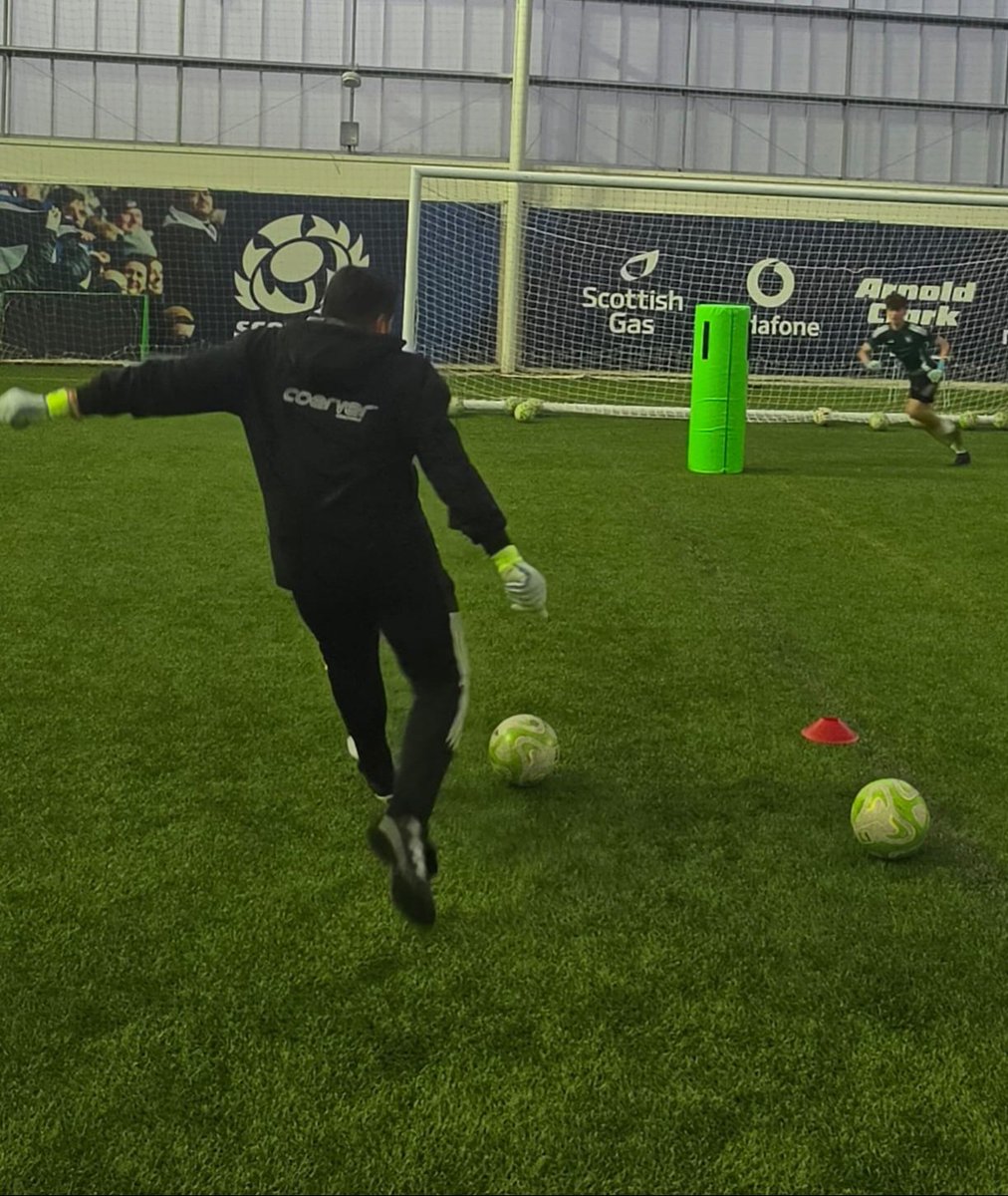 scotlandcoerver's tweet photo. Monthly Coerver Goalkeeping @Oriamscotland 

This week, 13-17 year old Performance keepers 

Best of both worlds
🧤 Specific Goalkeeping training 
🥅 Live Game play 
👀 Expert coach feedback 

Programs for age 8-17 boys &amp; girls 

👉 https://t.co/IYzGulLZG3

#coervergoalkeeping https://t.co/Lptw9DhbgV