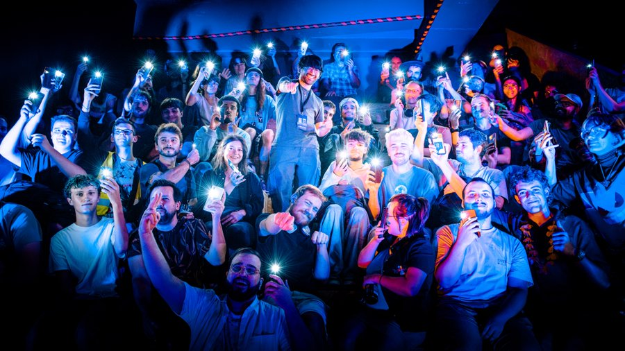 Peabnut's tweet photo. I came to play smash, I left with something more.

The French continue to inspire me with their passion and hospitality. I am surrounded by love for the game and the community.

One of the greatest weekends of my life. Let's meet again. Thank you for having me~ https://t.co/2Phr4UOlrb