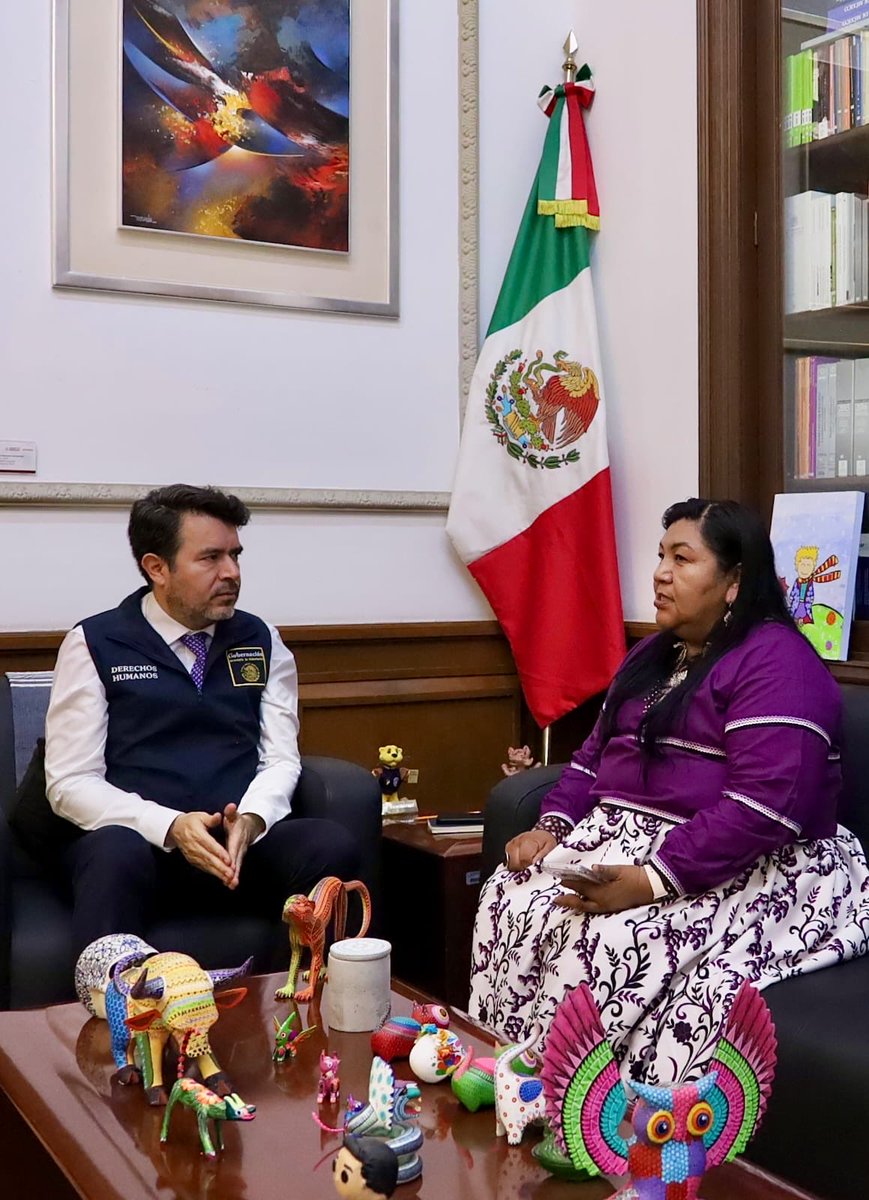 arturomedinap's tweet photo. Sostuve una reunión con @ClaudiaOliviaM  titular de la Comisión para el Diálogo con los Pueblos Indígenas de México #CDPIM, para conversar sobre la agenda de #DDHH y coordinar esfuerzos en favor de las comunidades indígenas del país. Reconocemos la importancia de esta labor y le deseamos mucho éxito en esta nueva etapa. 

Desde la @SEGOB_mx trabajamos todos los días para garantizar el ejercicio pleno de los #DerechosHumanos de todas las personas.