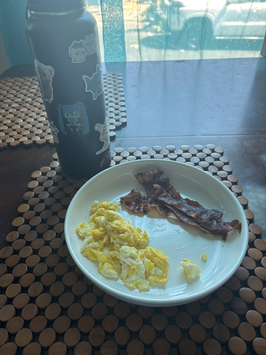 heavenlyiphone's tweet photo. breakfast https://t.co/BzgotKMDEV