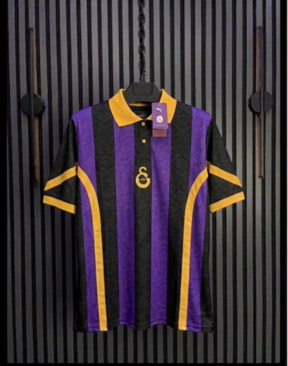 FormaLem0n's tweet photo. @Nail88371 @GalatasaraySK @PUMA Bu var https://t.co/8PAmMmrk2j