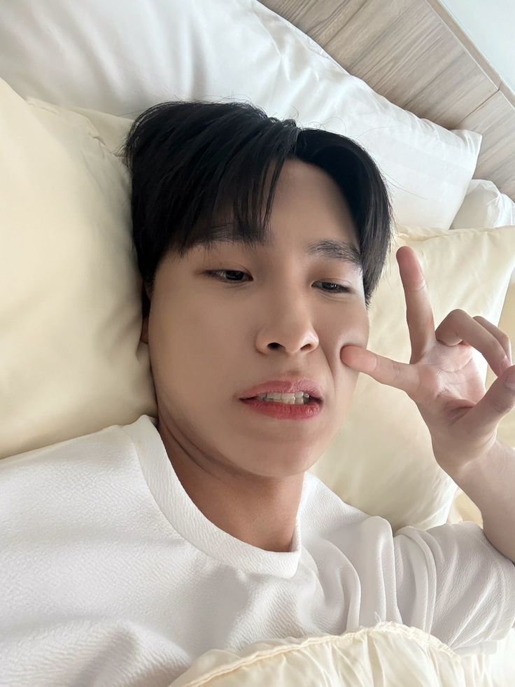 juniyourps's tweet photo. @yooyeion Bobok bareng? https://t.co/2lGx4ESdBT