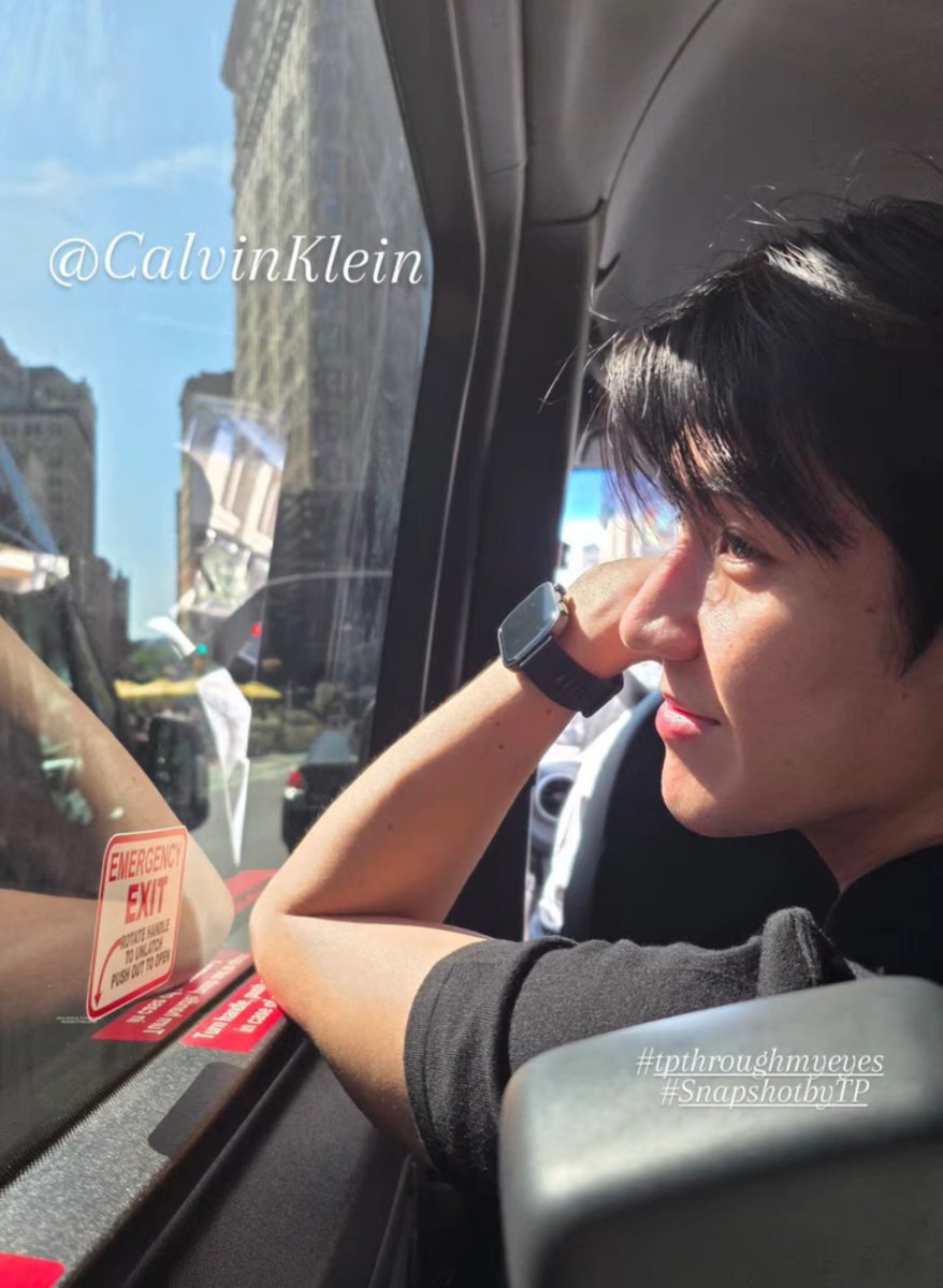 tannsbe7ry's tweet photo. the sun on his golden skin makes him shine so much ✨

SEA TAWINAN 1ST CK FLY2NYC
#CALVINKLEINXSEA
#sea_tawinan https://t.co/B3k4BBs0Nz