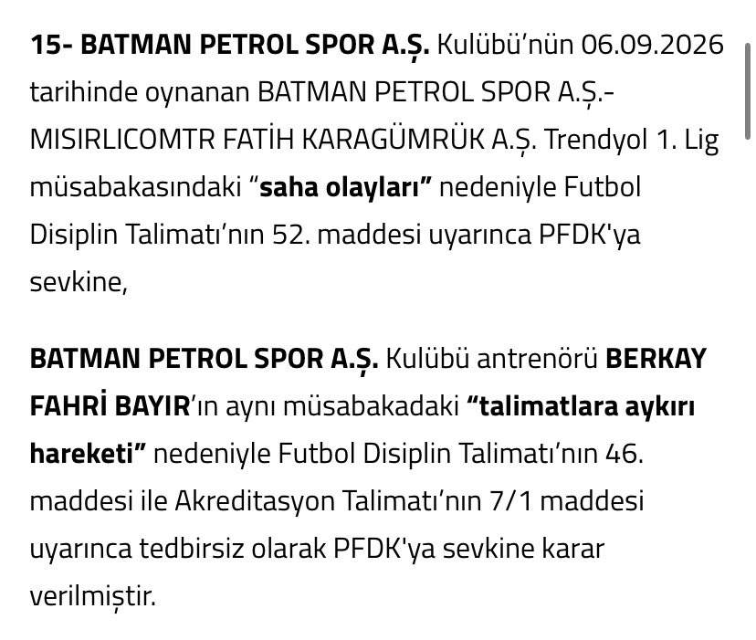 isooBPS's tweet photo. Batman Petrolspor Fatih Karagümrük maçında herhangi bir küfür veya sahaya atılan bir madde olmamasına rağmen Bursaspor maçı öncesi PFDK’ya sevk edildi 😂😂 https://t.co/IyzxdDl3ge