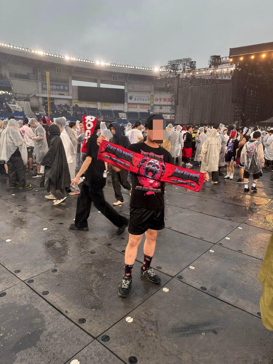 1marrrin's tweet photo. ワンオク千葉2日間めっちゃ楽しかったー!
宮城も2日間行ってたけどまた違う楽しさあって最高でした!!
A2とC2盛り上げてくれたOORerの皆さんありがとうございました!!
#ONEOKROCK #ワンオク #OORer https://t.co/0Kzz1OEFnU