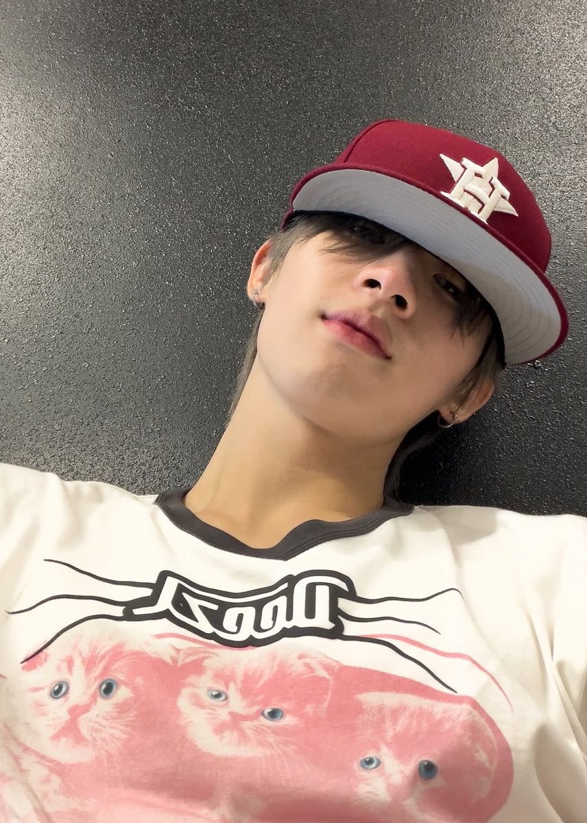 willybobe2's tweet photo. He attached this picture through his post on Instagram, but the picture below is like taking a picture with the letter S. This is very romantic 🤭🫶🏻 https://t.co/je9C7MiwmU