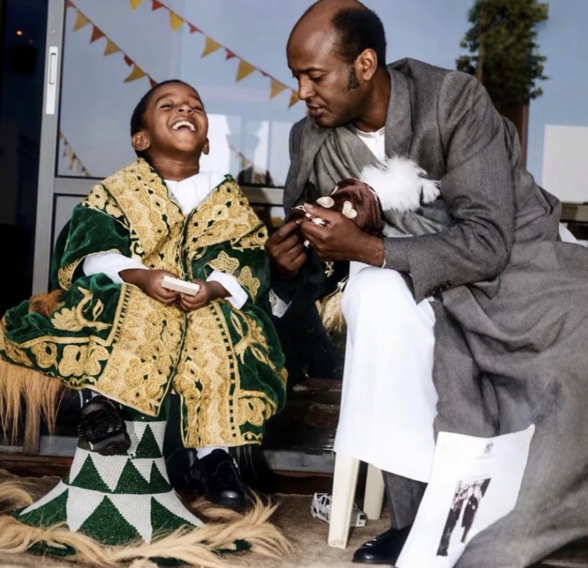 PhilipBarekye1's tweet photo. As a heir within the Bahinda Clan among the Bahororo of Rujumbura, I commiserate with  Tooro. King Oyo excelled in the leadership that Unites People. RIP https://t.co/JbuaEOdYNP