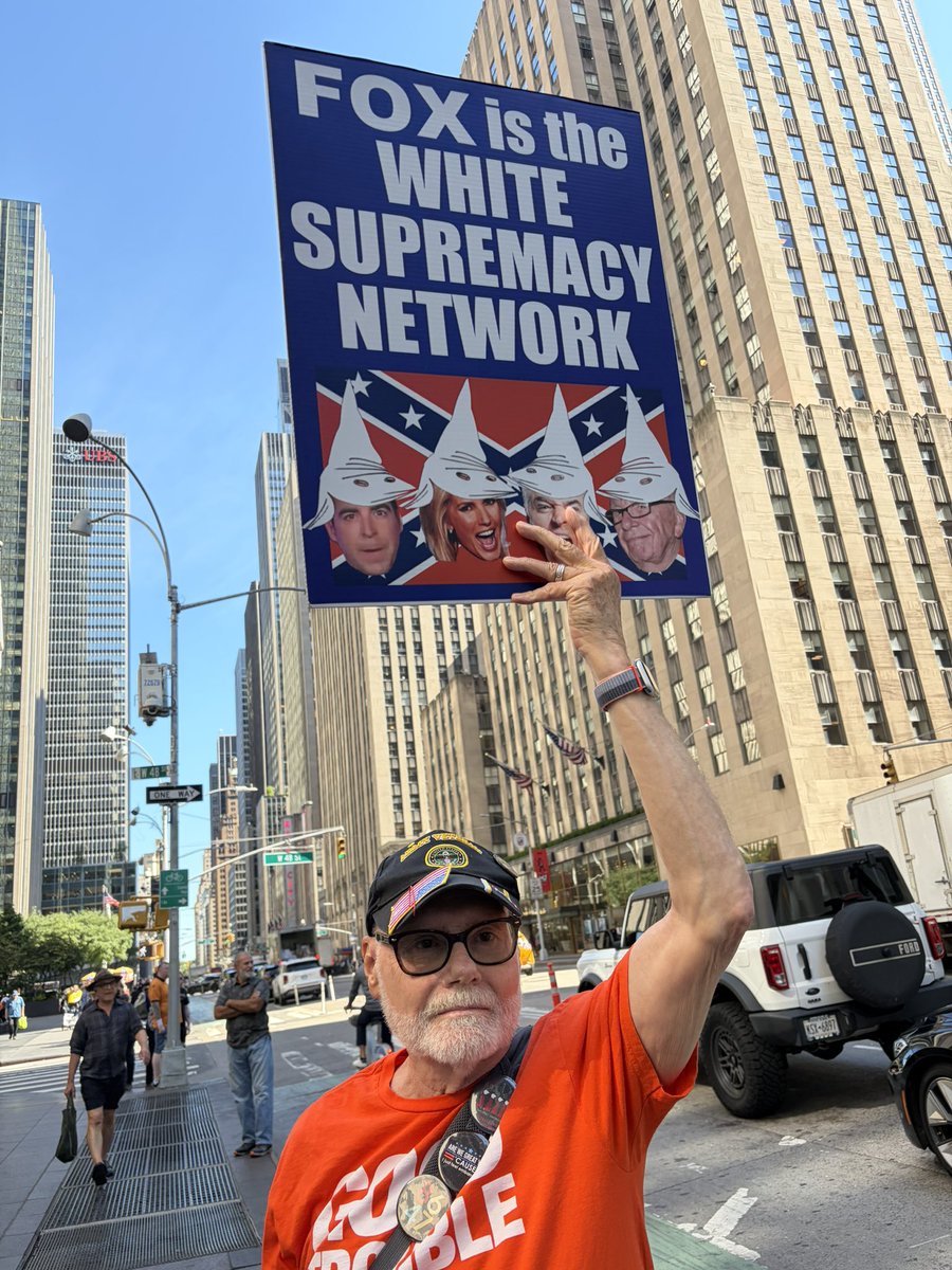 PeterParkeeg's tweet photo. @FoxNews (Rupert Murdoch) paid a $787,000,000.00 penalty for lying about the 2020. Fox News is Trump's personal propaganda network. Hitler had Joseph Goebbels, Trump has @FoxNews #foxlies #TrumpsteinPedoCoverUp #TrumpCrimeFamily #TrumpTariff https://t.co/sNTB935Jck