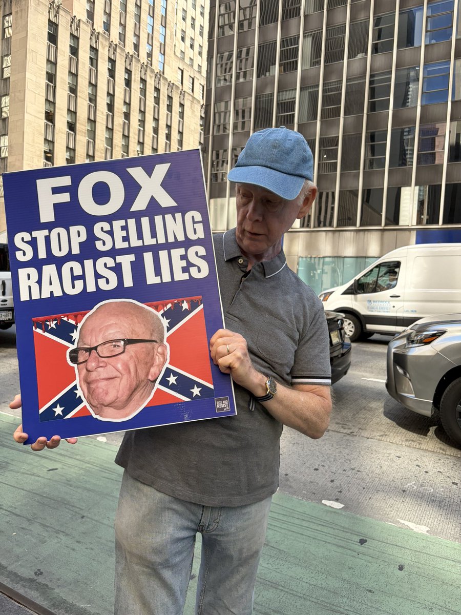 PeterParkeeg's tweet photo. @FoxNews (Rupert Murdoch) paid a $787,000,000.00 penalty for lying about the 2020. Fox News is Trump's personal propaganda network. Hitler had Joseph Goebbels, Trump has @FoxNews #foxlies #TrumpsteinPedoCoverUp #TrumpCrimeFamily #TrumpTariff https://t.co/sNTB935Jck
