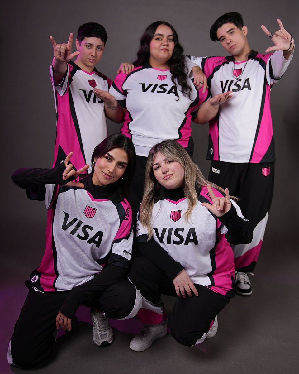 KRUesports's tweet photo. ESTE DOMINGO VAMOS A POR UN MUNDIAL MÁS 🌎🩷

Esta semana VISA KRÜ Blaze viaja a México🇲🇽 para la Gran Final Regional de #VCTGameChangers contra Akave, las campeonas del Norte. 

La confianza en el equipo es TOTAL 🫡 https://t.co/xODsidoaxH