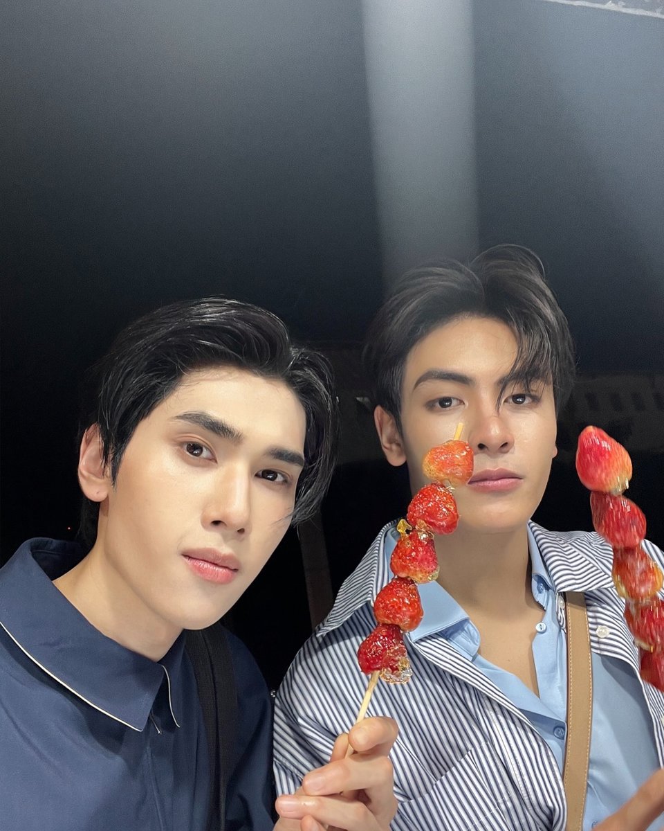 DunkOfficialFC's tweet photo. ไม่ว่าจะผ่านไปกี่ปี 5 ปี 6 ปี 7 ปี ดุงจังจะยังคงส่งกำลังใจให้จุงดังเสมอ ขอให้ทุกการทำงานมีแต่คนรักและเรื่องราวดี ๆ อยู่รอบตัวเสมอ

JOONGDUNK 5TH MEMORIES
#JoongDunkGrewTogether5Years https://t.co/UEeX5QIPXr