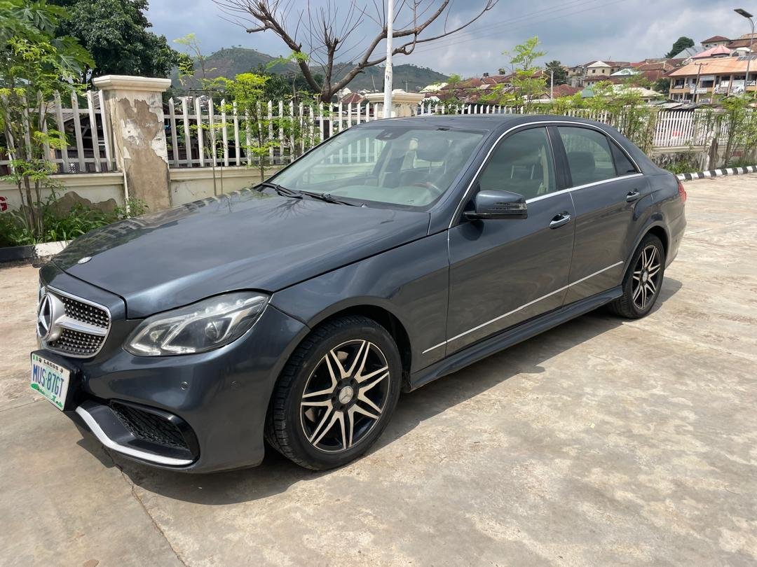 Hazblinkz's tweet photo. 🚨 DISTRESS SALE! 🚨
First body 2013 Mercedes-Benz E350
✅ Sound engine
✅ Smooth gear
❄️ AC chilling perfectly
💰 ₦8.4M
Serious buyers only. Please DM for more details. 🇳🇬

Location :Abuja 🇳🇬🇳🇬 
Call 07035820932 https://t.co/UmqJ0H3hv9
