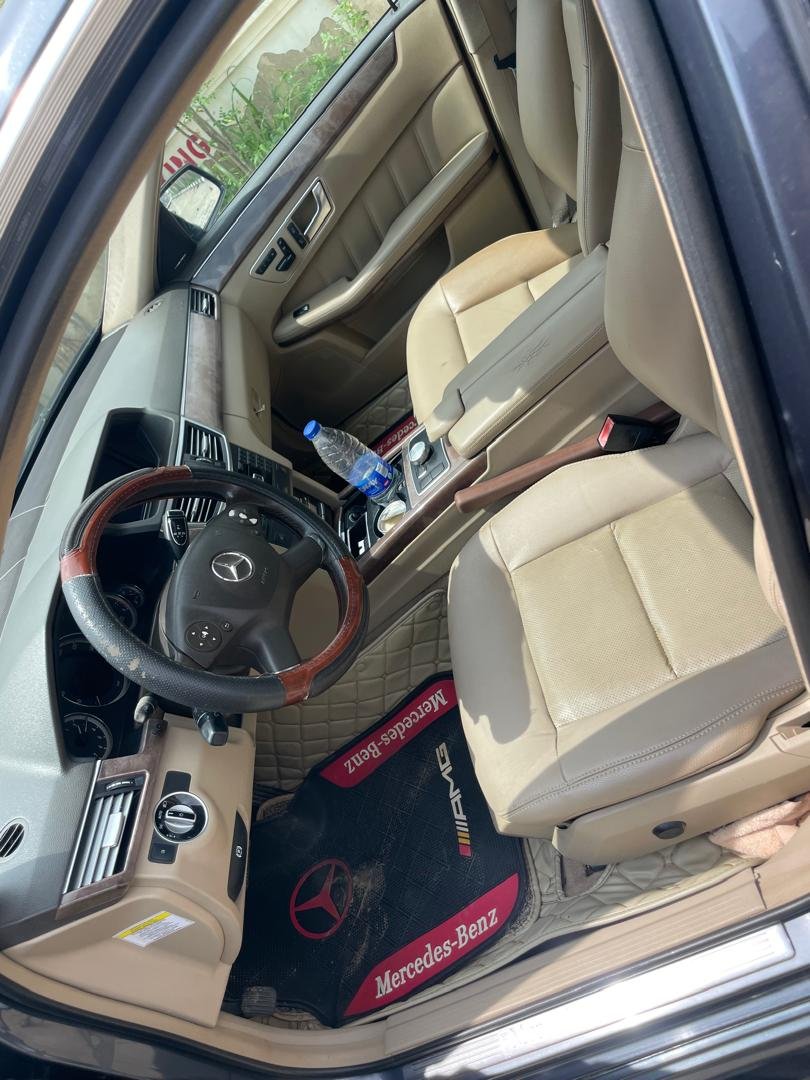 Hazblinkz's tweet photo. 🚨 DISTRESS SALE! 🚨
First body 2013 Mercedes-Benz E350
✅ Sound engine
✅ Smooth gear
❄️ AC chilling perfectly
💰 ₦8.4M
Serious buyers only. Please DM for more details. 🇳🇬

Location :Abuja 🇳🇬🇳🇬 
Call 07035820932 https://t.co/UmqJ0H3hv9