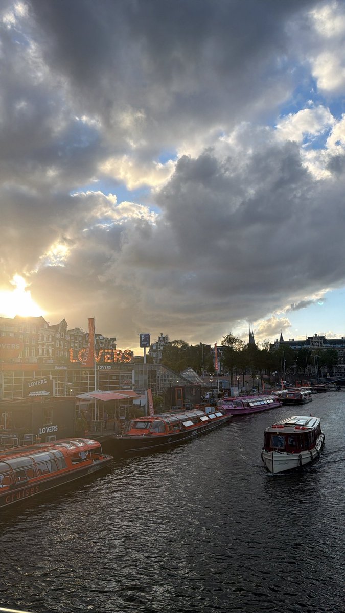 ALT_H8's tweet photo. Amsterdam 🇳🇱. https://t.co/j9xcX3Y7s2
