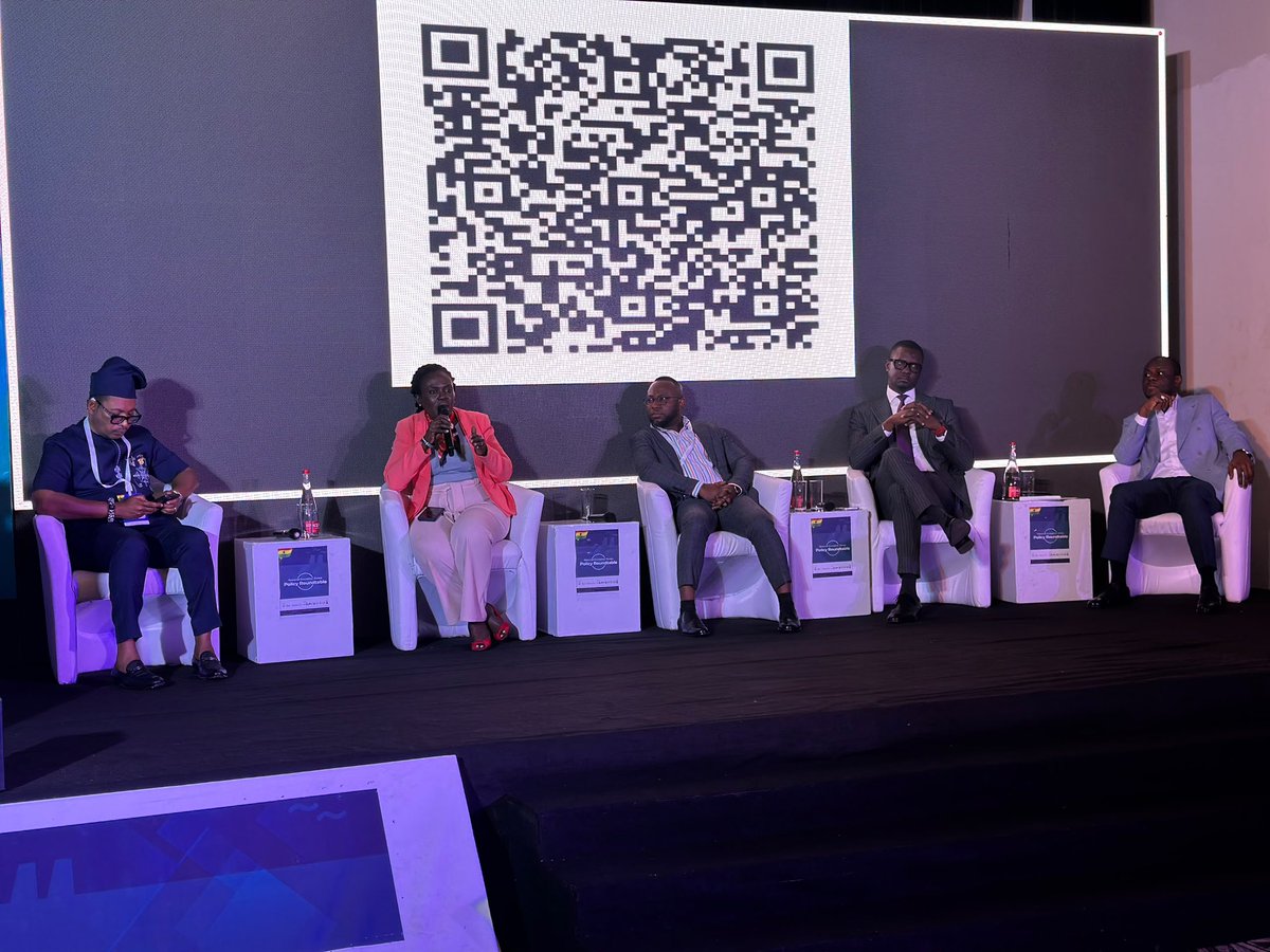UNDPGhana's tweet photo. At the Economic Zones Policy Roundtable, 3 priorities for businesses emerged:

• Align skills with market demand
• Build stronger industry partnerships
• Create pathways to jobs, especially for women and young people

#ClusterPolicy #Jobs #MSMEs https://t.co/bnJoJvoKNw