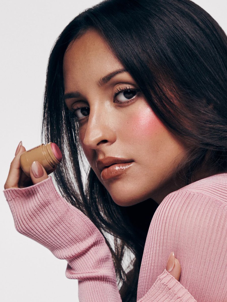 leclercsm's tweet photo. rhode girls 🩷 https://t.co/9k9q1U7HBE