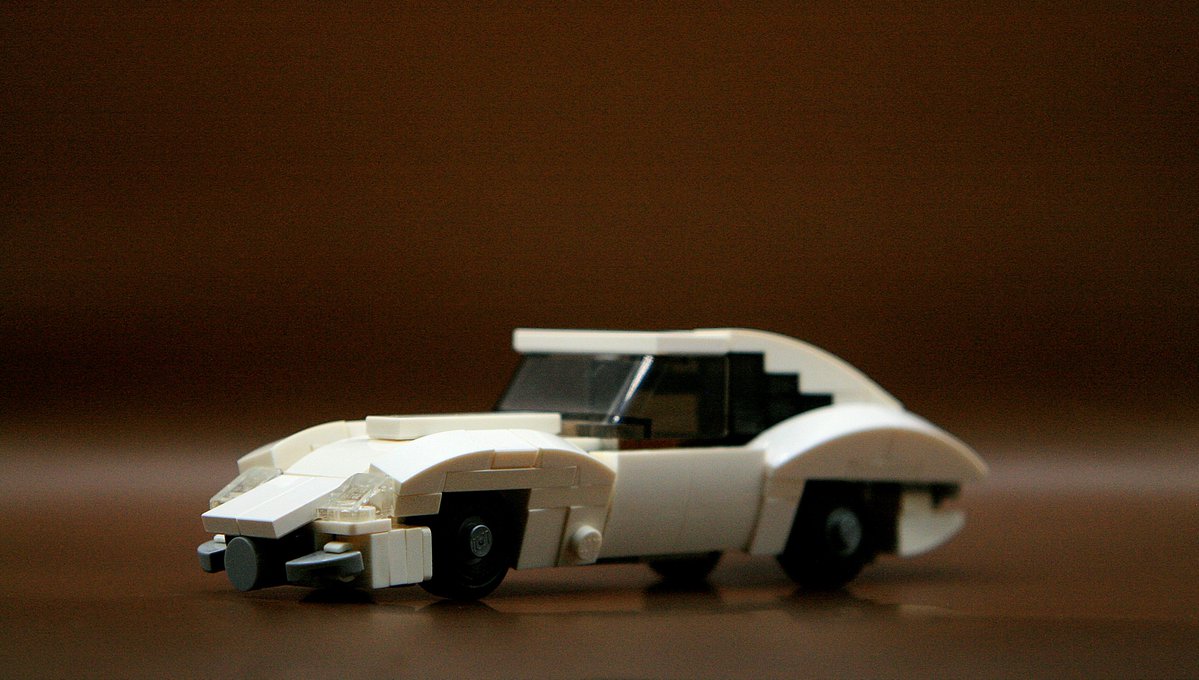 shiromizulin's tweet photo. 4wlc 5wlc Jaguar E-Type coupe moc
#4wlc #5wlc #lego #moc #afol #Jaguar #Etype #レゴ https://t.co/bCFN3VH9Qy
