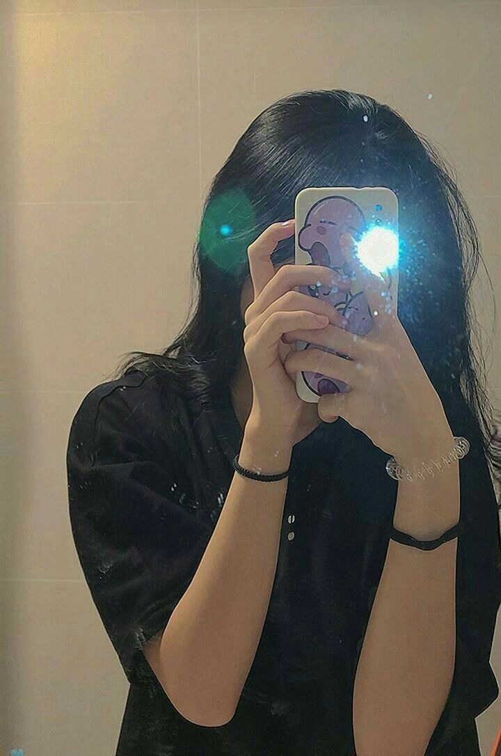 EmmaSmithuyo's tweet photo. I’m enrolled in school to change industries completely, as I hate the industry I’m in. Af least now I’ll have a chance at some unemployment since I’ll only be a part time student. Right now I have about 4 months of expenses saved in cash, and about a years worth in investments. https://t.co/uiN5ys86KI