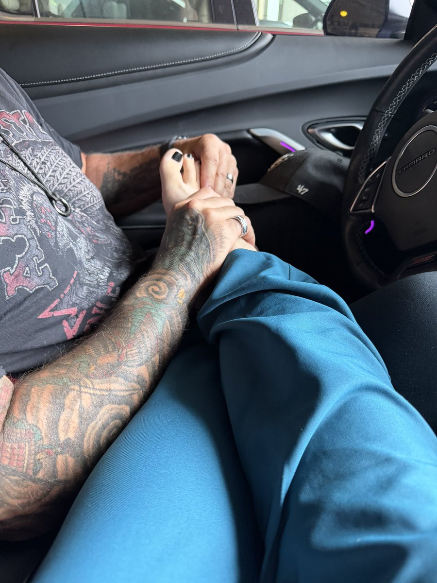 screamforsir's tweet photo. Free foot rubbies during my lunch and he pulls this move.
#footfetish
#ticklish
#feetfetısh
#feetusa https://t.co/ROZrzGzCFE