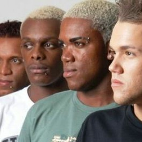 3STEVA0's tweet photo. fui uma criança Os Hawaianos https://t.co/AGYZKvNEao
