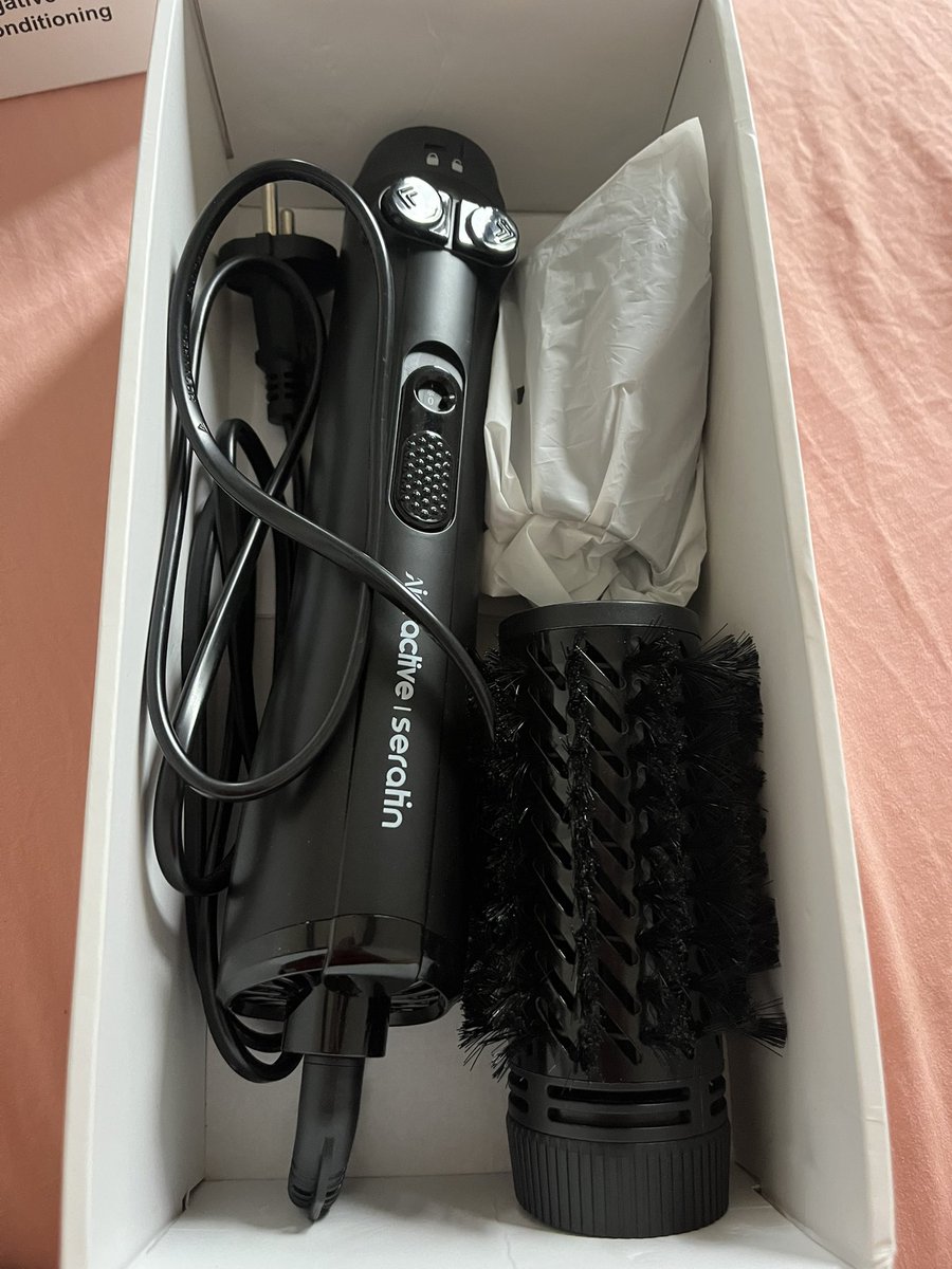 Prelovedbysonya's tweet photo. preloved hairdryer blowdryer seratin baru 3x pemakaian 260k co via oren🍊

dm for detail gais https://t.co/gl9zXpnoRz