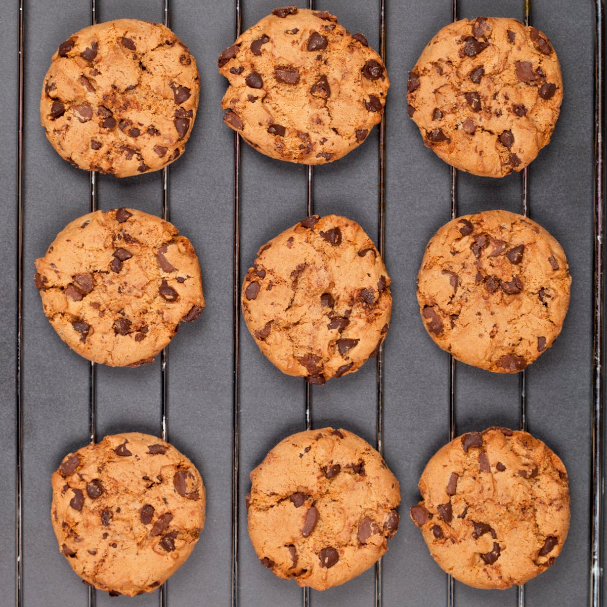 FidelaFaub6z's tweet photo. Just spent a cozy Sunday evening making homemade cookies with my little sister—flour everywhere, lots of laughter, and way too many delicious treats to share. Love these messy, perfect family moments. https://t.co/6F59MJqtMy