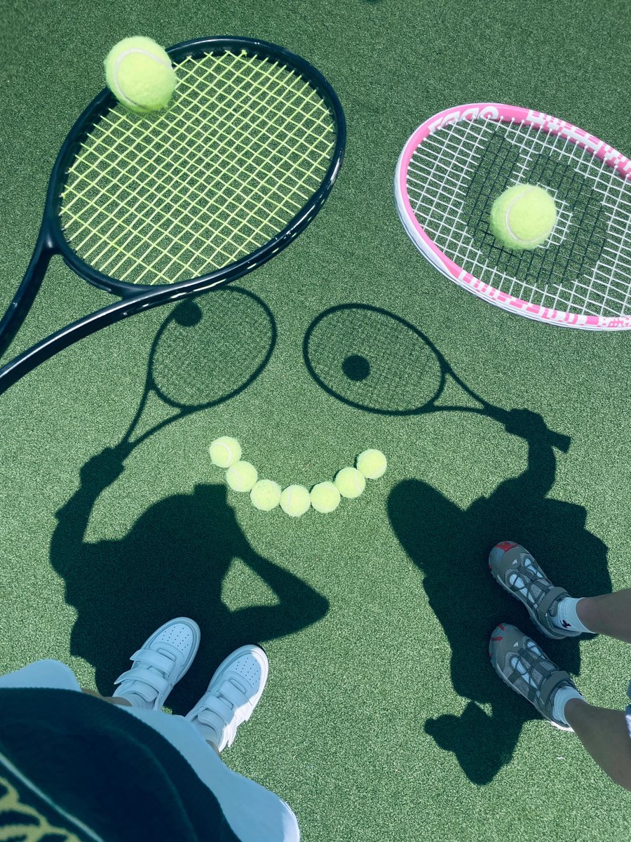 wkfjakw's tweet photo. I played tennis with my friends today https://t.co/uCECoSt02H