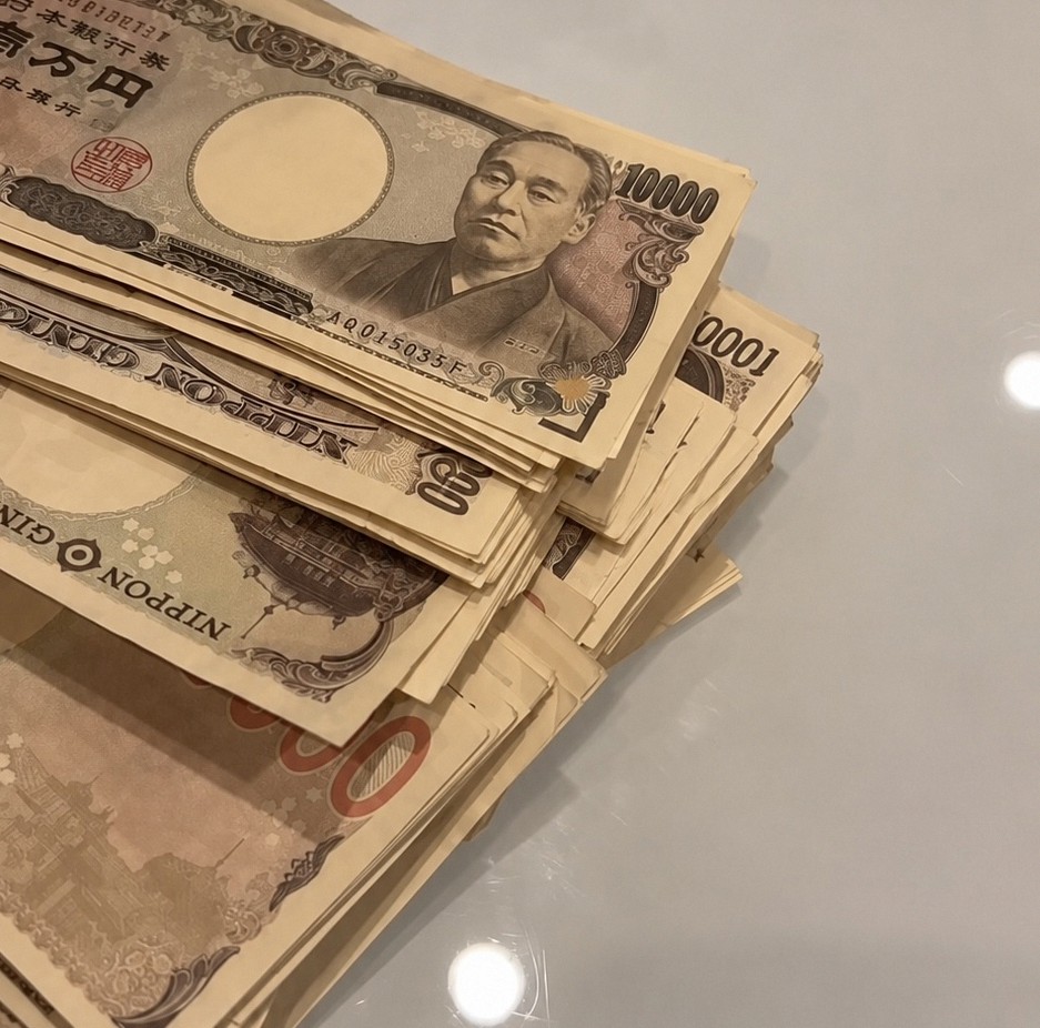 miou169830's tweet photo. 働いてるのに口座に10万円もない男性っている…？ https://t.co/kn00XQ6ce6