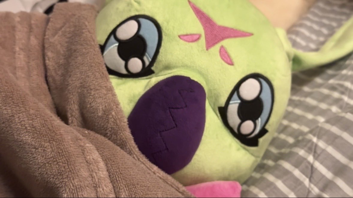 womwom02's tweet photo. ポケモンと生活が話題ですが、
デジモンと生活もかなりオススメですよ🧚
お掃除、睡眠、お化粧、おやつまで
人生を共に歩んでくれます😌 https://t.co/GOyE5bixG2