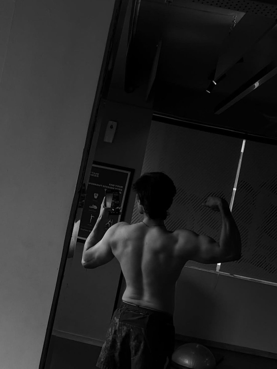 Oistfup's tweet photo. Apparently, this is what happens when you take eggs personally.

No idea what the end goal is, but apparently eating eggs and taking back pics is part of the process. https://t.co/HKmm0RukUU