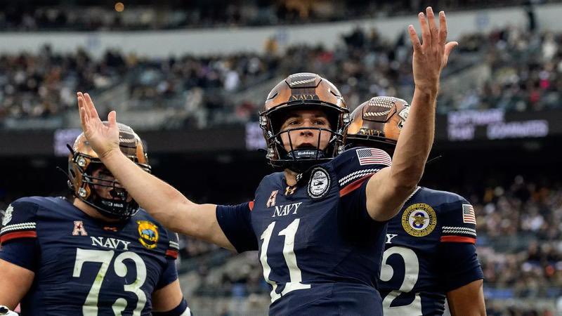 FCRecruits's tweet photo. LETS DISCUSS RECRUITING 

C/o 27, 28, 29 &amp; 30! If You Are Interested In Being Recruited By The Navy Midshipmen ( @NavyFB ) COMMENT film, RETWEET &amp; DM us. We Are Sending Over Playmakers For Evaluation.

Let’s Discuss Recruiting!
@PJVolker @Drew_Cronic 

#TheHomeOfRecruiting🏭 https://t.co/kmJpdgJgeB