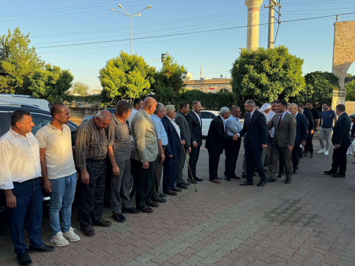 farukkilic47's tweet photo. 📍İdil – #Karalar 

✅ İdil ilçemize bağlı Karalar Beldesi Belediye Başkanlığını ziyaret ederek, Belediye Başkanımız Sn. Hasan Turgut ve kıymetli belde sakinlerimizle bir araya geldik.

✅ Gönül gönüle, samimiyet ve muhabbet içerisinde gerçekleştirdiğimiz bu güzel buluşmada bizleri en güzel şekilde karşılayan tüm vatandaşlarımıza teşekkür ediyoruz.

✅ Birlik ve beraberlik içerisinde, istişare ve ortak akılla bölgemiz için çalışmaya devam edeceğiz.