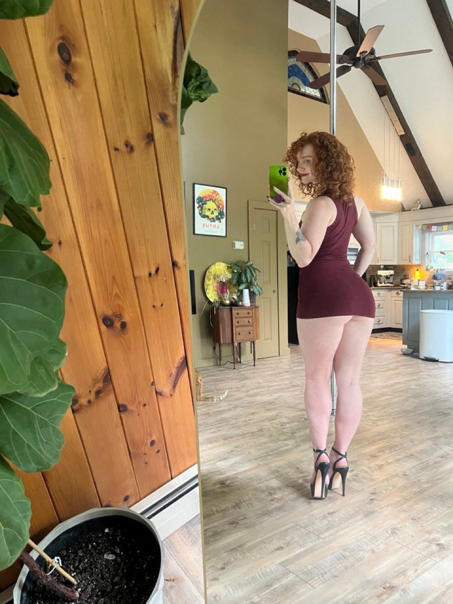 SharonWhit92578's tweet photo. Mirror only enjoy the view https://t.co/rPa9P8iO6k