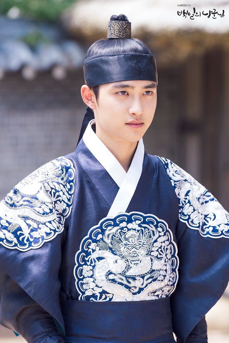 KYUNGSOO_VT's tweet photo. 𝐇𝐀𝐏𝐏𝐘 𝟖𝐓𝐇 𝐀𝐍𝐍𝐈𝐕𝐄𝐑𝐒𝐀𝐑𝐘, 𝟏𝟎𝟎 𝐃𝐀𝐘𝐒 𝐌𝐘 𝐏𝐑𝐈𝐍𝐂𝐄! 🏹👑

8 years ago, DOH KYUNGSOO became our beloved Lee Yul, and somehow, his smile, his warmth, and his unforgettable journey as the Crown Prince still remain in our hearts today. 

Thank you, Lee Yul, for giving us a story we continue to cherish even after all these years. And thank you, Kyungsoo, for bringing this character to life so beautifully. ✨