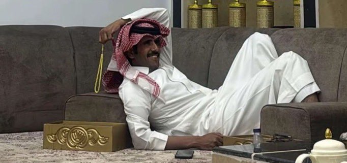 ll______lo's tweet photo. والله ان يشاف فيني من غيابك شيفه
ماتسر احبابي الغالين وانت اولهم .

— مطحس بن حمد . https://t.co/nL5aT2RD1L