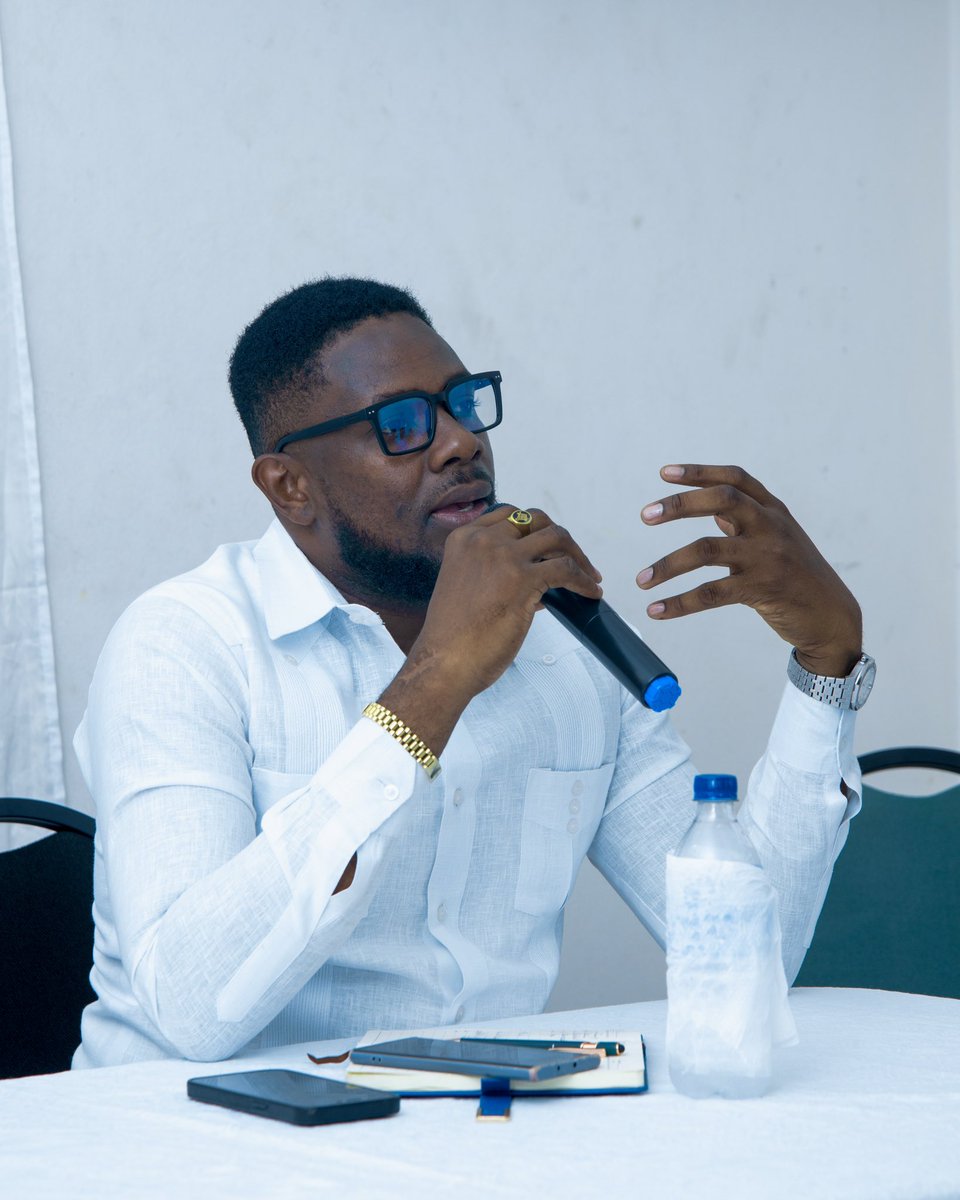 SimonvilR's tweet photo. Lors du dialogue politique du Regroupement citoyen pour la promotion du dialogue en Haïti, tenu le 4 septembre 2026, mon intervention a porté sur les politiques publiques de lutte contre la corruption et l’impunité.
Cliquez sur le lien 👇🏿
https://t.co/kBwGe5btSb https://t.co/HEG8TN2N2b