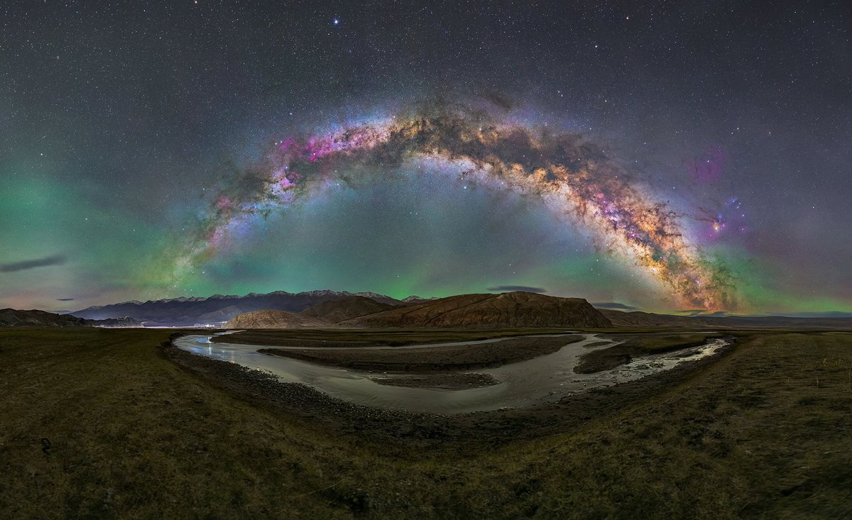 JanieDevonibt's tweet photo. Meaning is a rather small cage for the vastness of wonder. 🌌 https://t.co/jN3UvAV1Yo