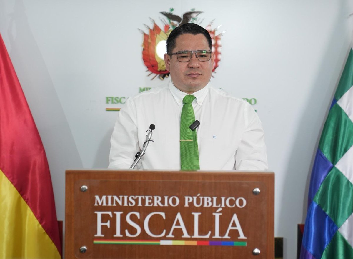 FGE_Bolivia's tweet photo. 📍FISCAL GENERAL INFORMA QUE SE EMITIÓ DICTAMEN FAVORABLE A LA EXTRADICIÓN A ESTADOS UNIDOS DE UN CORONEL DE LA FAB

https://t.co/pRHA0aft1m

#EcosistemaROMA
#MinisterioPúblicoBolivia
#RogerMariacaFiscalGeneral https://t.co/XuPo2yBYMj