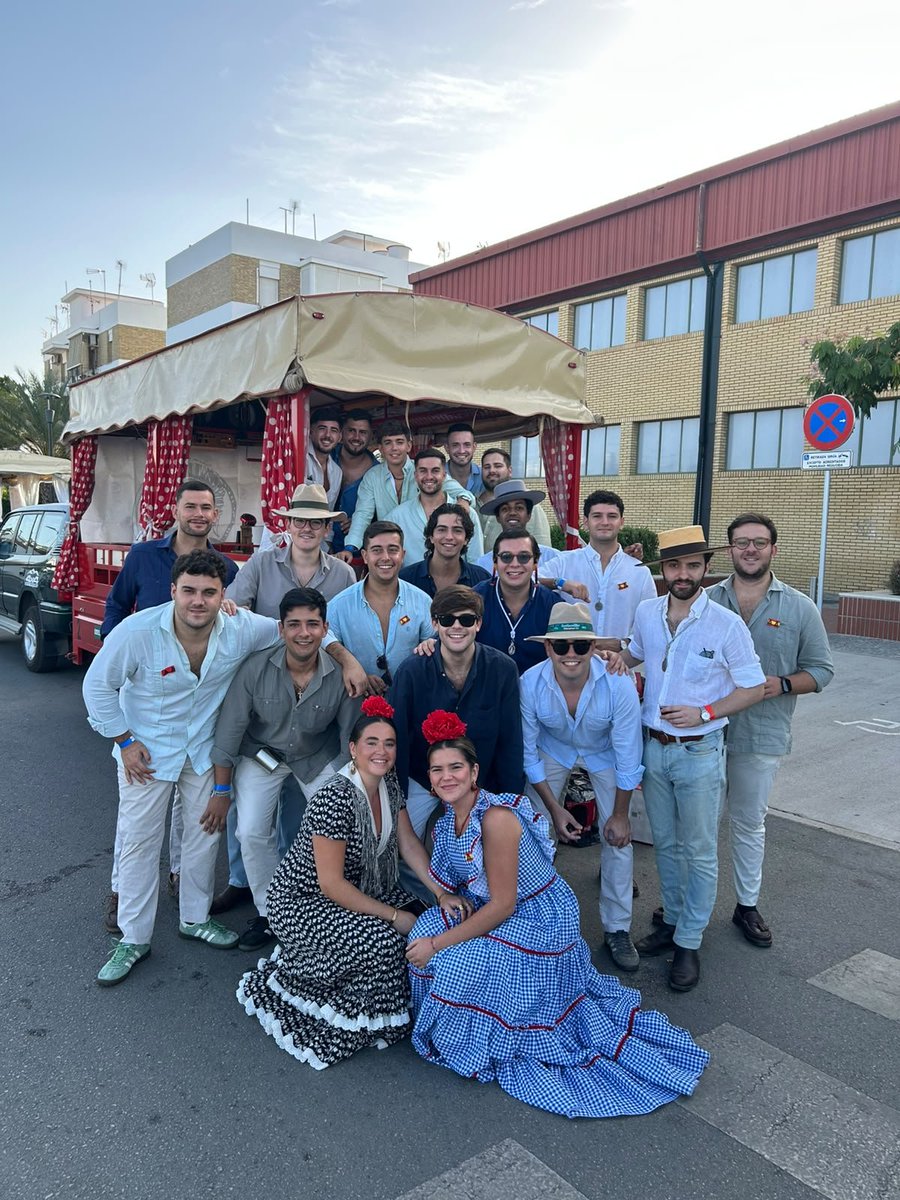 ACTC_CENTURION's tweet photo. ROMERÍA 2026|

Un año más, disfrutando de ser de aquí. De la Virgen, de Carmona y de los Carmonenses. Un año más se fue el Centurión de Romería.

¡Viva ustedes! 
¡Viva Carmona!
¡Viva la Virgen de Gracia! https://t.co/ISmdnnJjEY