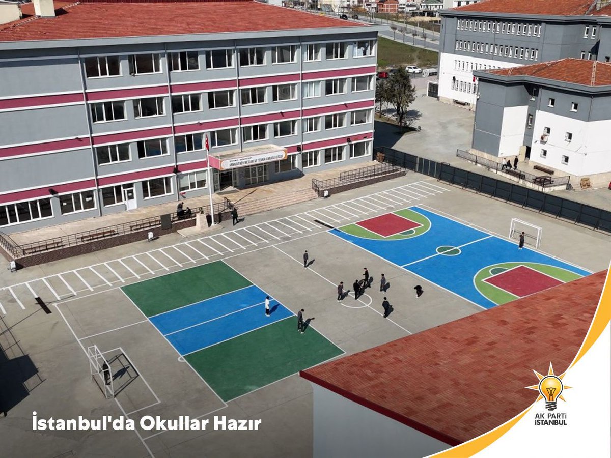 CanKapicioglu53's tweet photo. İstanbul'da Okullar Hazır https://t.co/hVLg374pCV