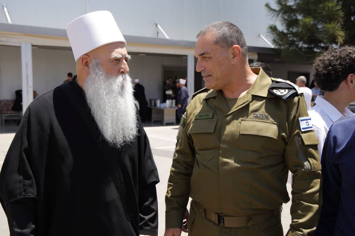 DruzeKnight's tweet photo. 🔴 #BREAKING | 🇮🇱🇸🇨 His Eminence Sheikh Mowafak Tarif Sends an Urgent Warning to the United Nations, Calling for the siege of #Sweida to be lifted before It’s too late. 

Amid the worsening humanitarian and service conditions in Sweida, Sheikh Mowafak Tarif, the spiritual leader of the Druze community in Israel, has sent an urgent letter to the United Nations warning about the renewed siege on Sweida.

He described the siege as a continuation of last summer’s attack, aimed at intimidating the population and undermining their rights and standing in Jabal al-Druze.

According to the letter, the siege has intensified over the past two weeks, with food supplies and fuel almost completely blocked, hospitals struggling to operate, drinking-water shortages, and widespread electricity and internet outages. The situation is particularly threatening for patients, the elderly, women, and children.

Sheikh Tarif called on the international community and UN bodies to work to lift the siege in all its forms and provide civilian and humanitarian support to Jabal al-Druze and Sweida, warning of further deterioration if urgent action is not taken.

The letter was also sent to relevant UN bodies and foreign embassies, accompanied by information and documentation on the current situation. Sheikh Tarif is continuing contacts with the Israeli Prime Minister’s Office and security authorities, urging action on all levels before it is too late.