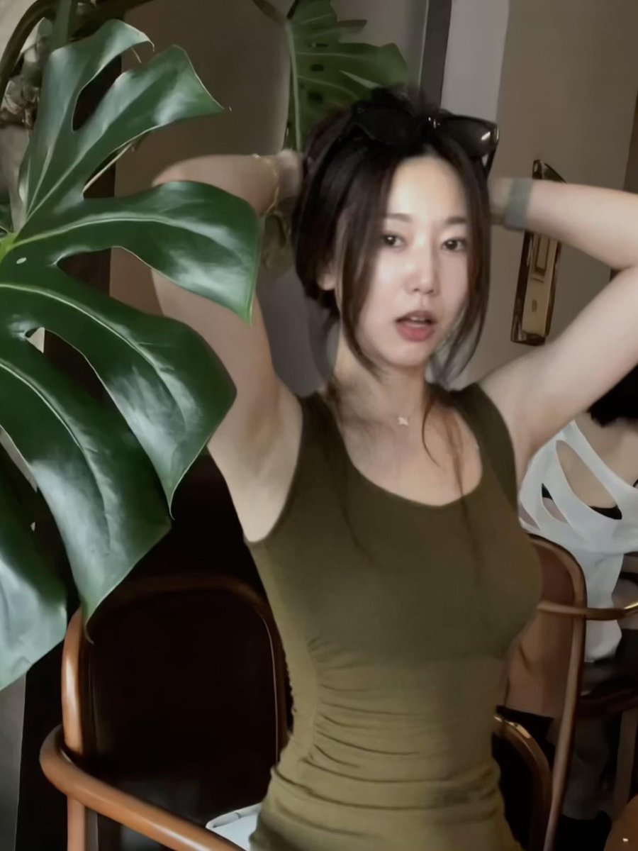 Fantasy2988's tweet photo. 为什么我北京的朋友都说我人妻感很重😦... https://t.co/RAb4nGdsRq